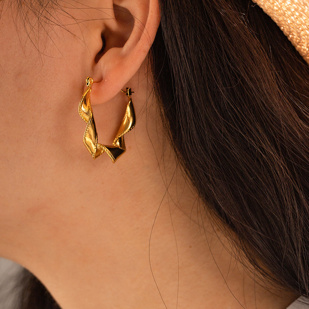 Wave pattern earrings
