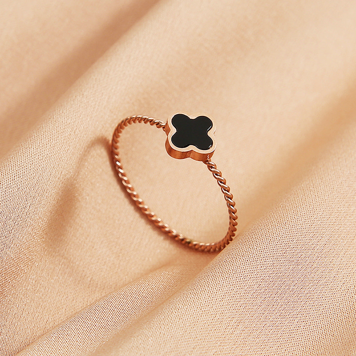 Women's Titanium Steel Four-Leaf Clover Ring