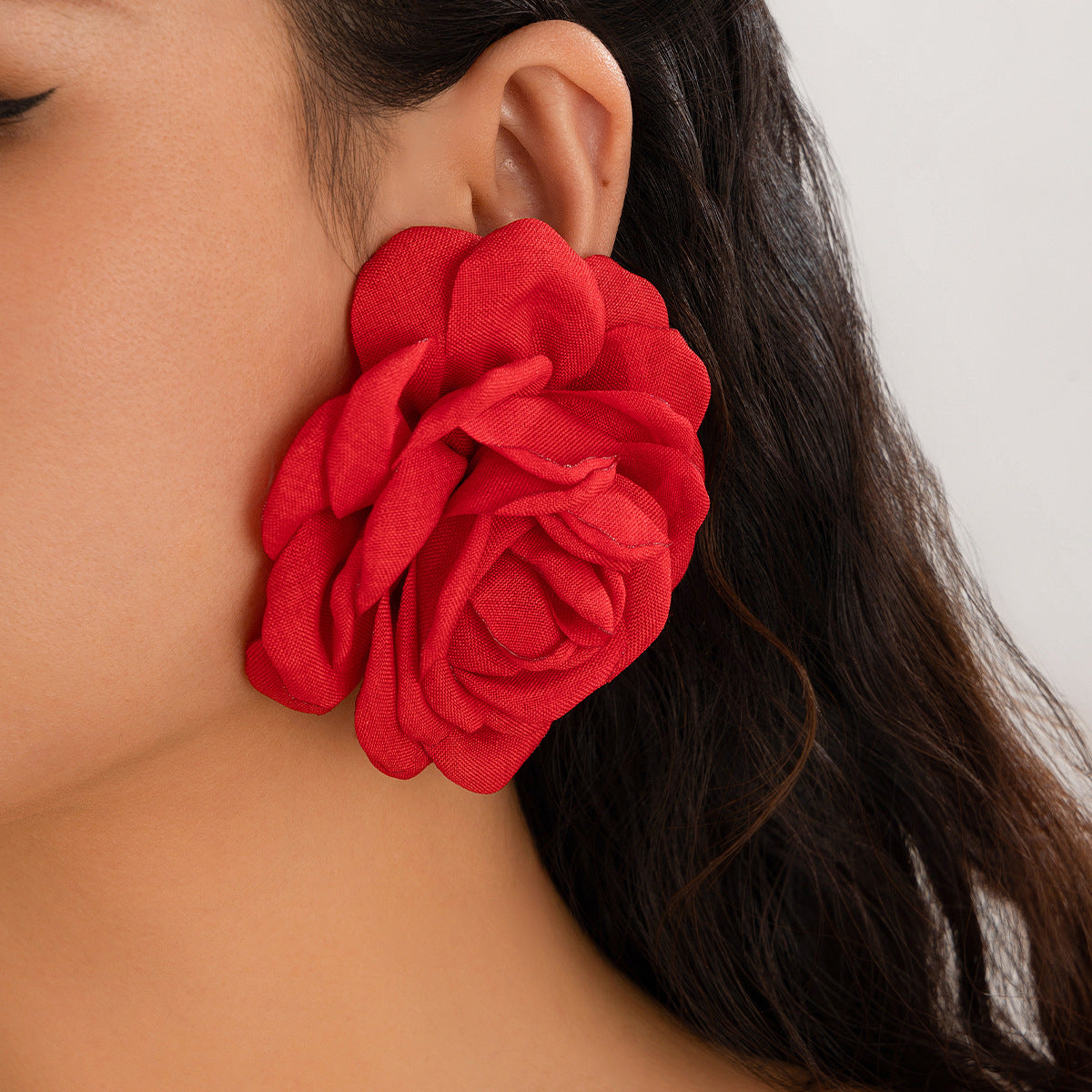 Collar de hilo encerado de cuero con flor de rosa roja