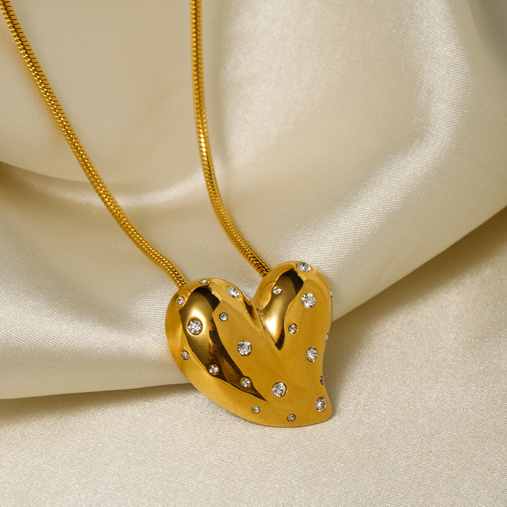 Collar con colgante de corazón de diamantes de imitación blancos