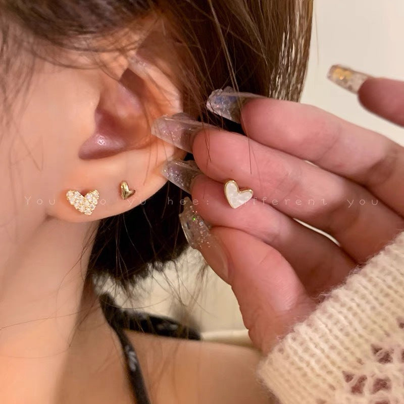 Pendientes de corazón blanco