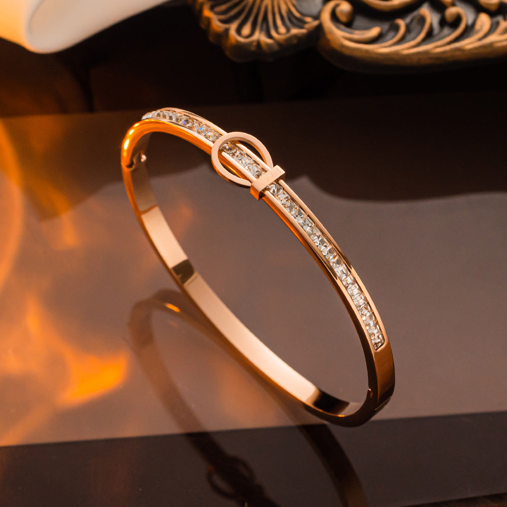 Pulseira de aço de titânio, fecho de diamante de amor, fabricante atacadista