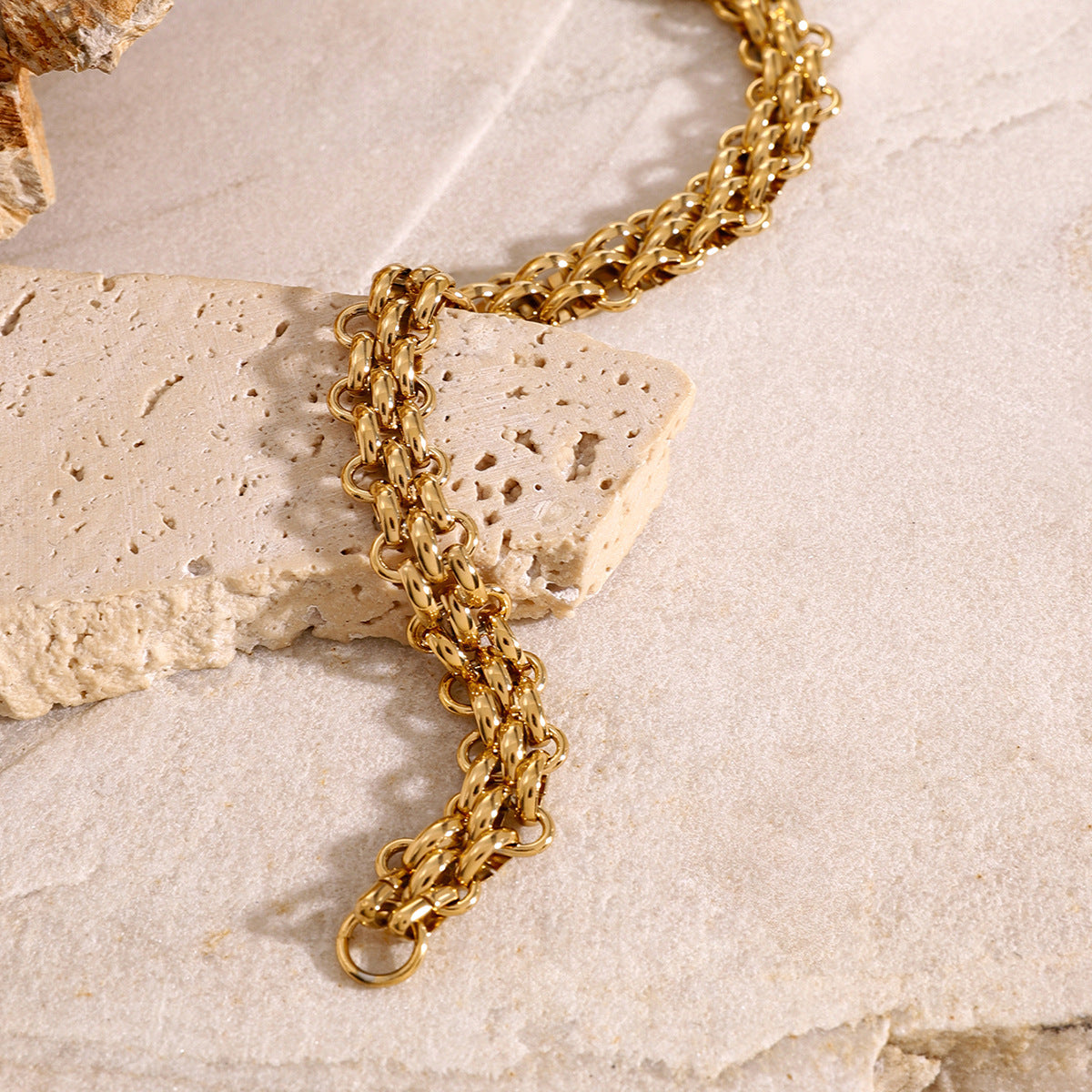 Electroplating non-fading titanium steel metal chain