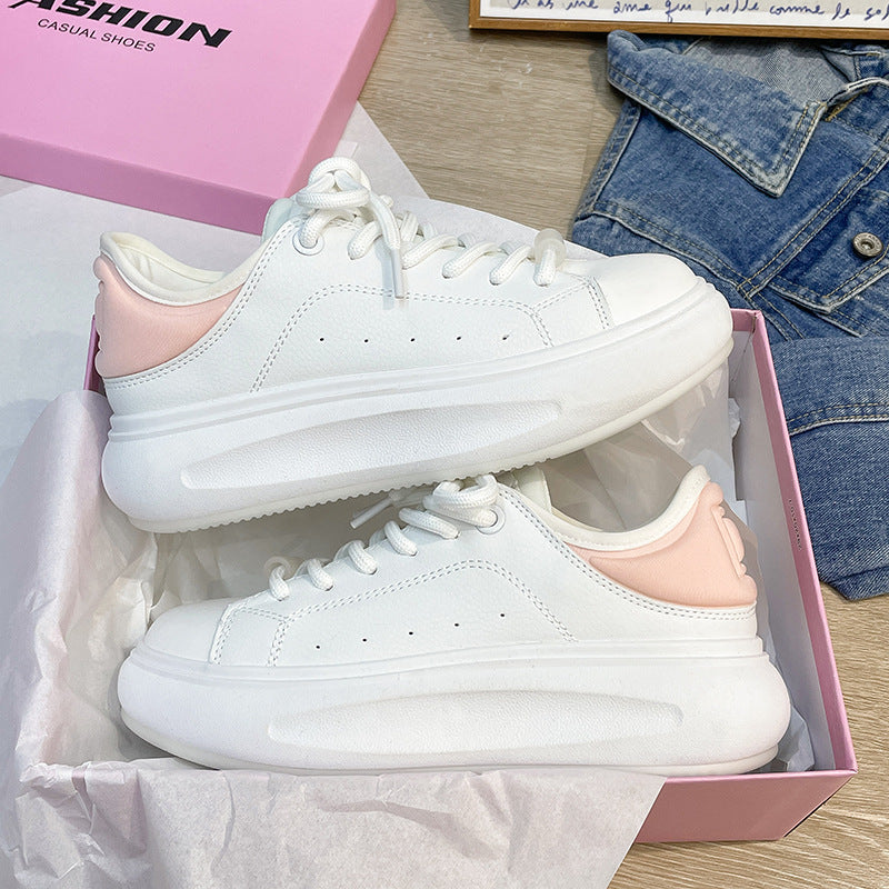 Zapatos blancos pequeños, zapatos de pan casuales, zapatillas deportivas de nicho.
