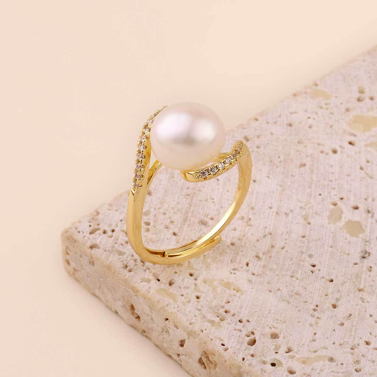 Four-leaf clover natural freshwater pearl ring