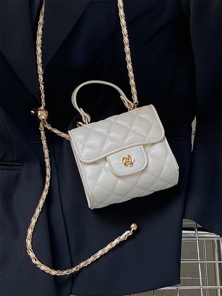 Bolso pequeño con cadena estilo Chanel