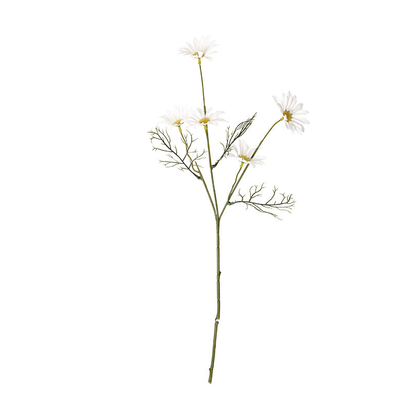 flores artificiales blancas