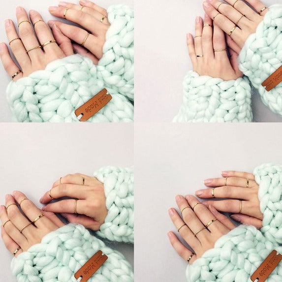 Ten-piece set of rings and thin rings.