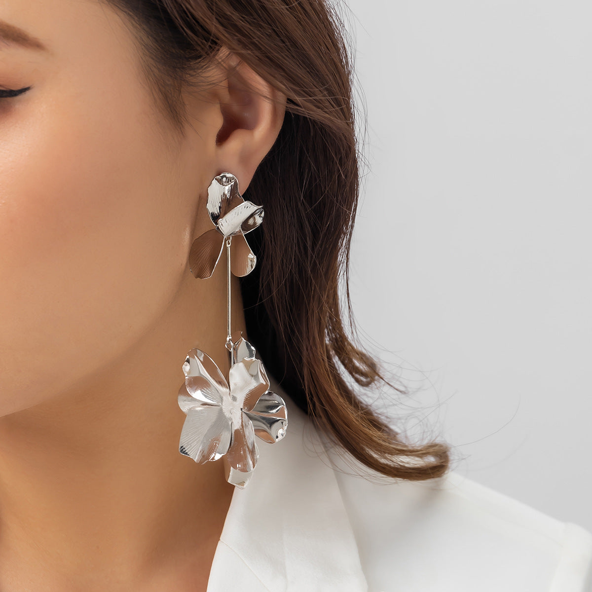 Smooth teardrop retro earrings