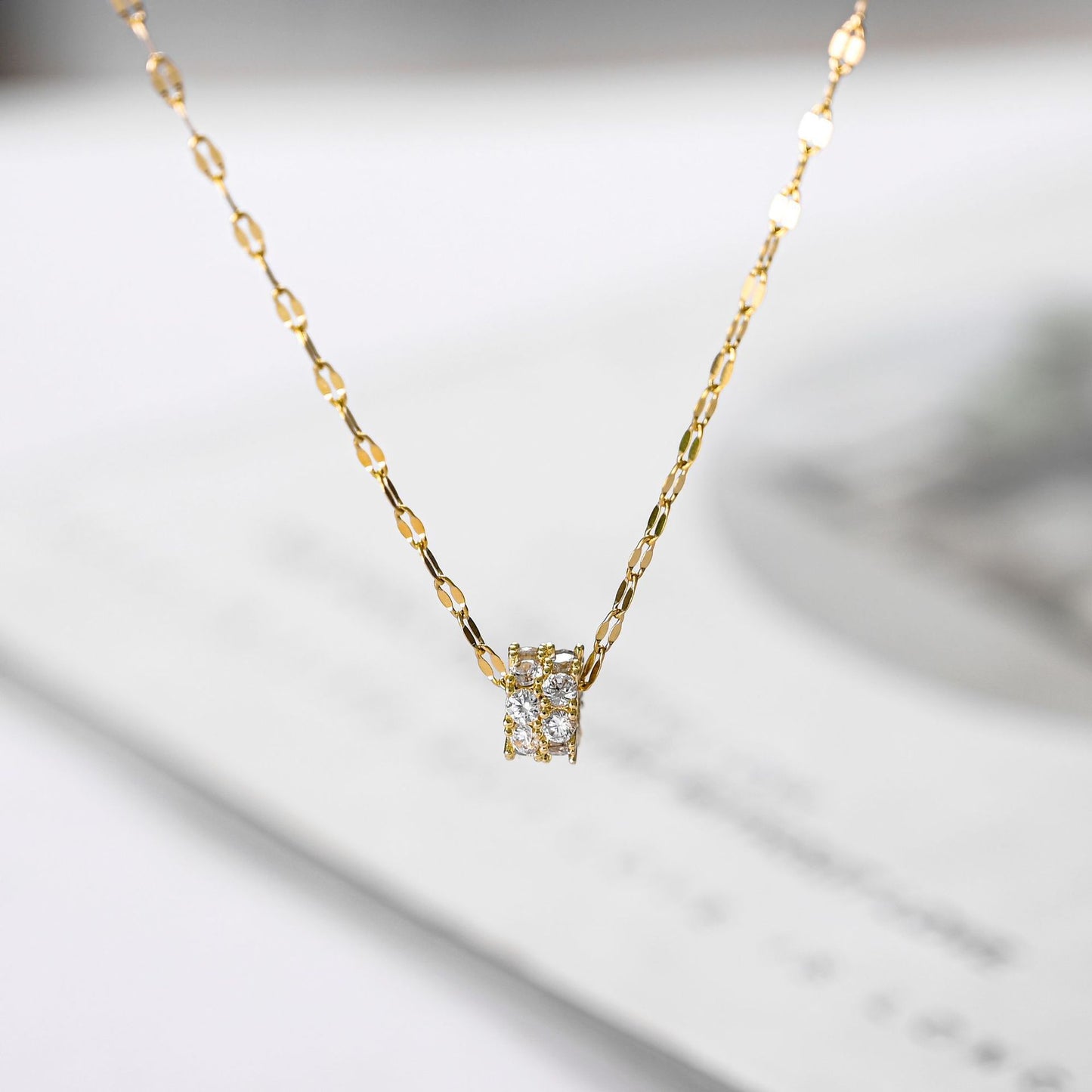 Micro-Inlaid Titanium Steel Collarbone Necklace