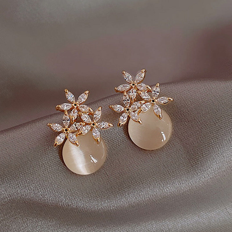 Pendientes de pétalos de ópalo con aguja de plata S925