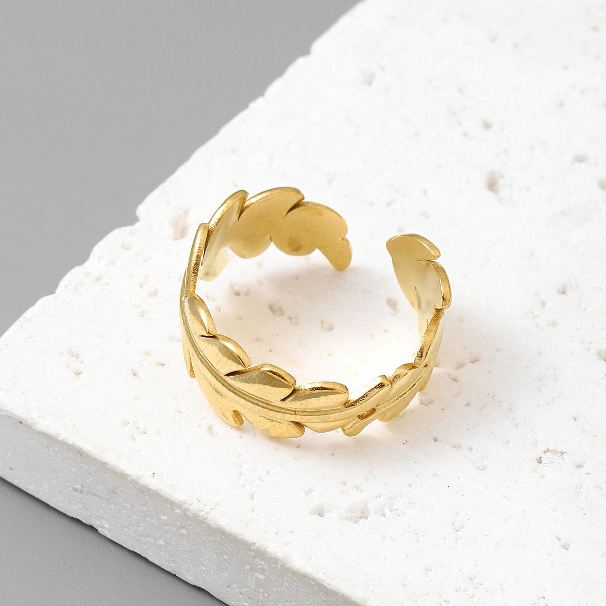 Qizhu Leaf Life Tree Titanium Steel Ring