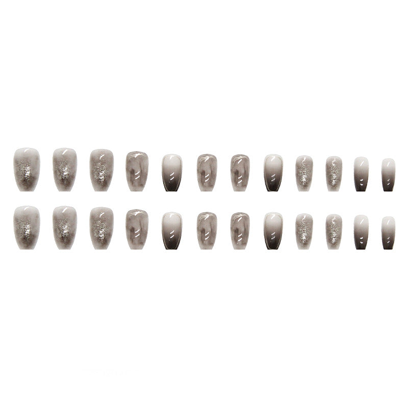 Uñas francesas con degradado oscuro