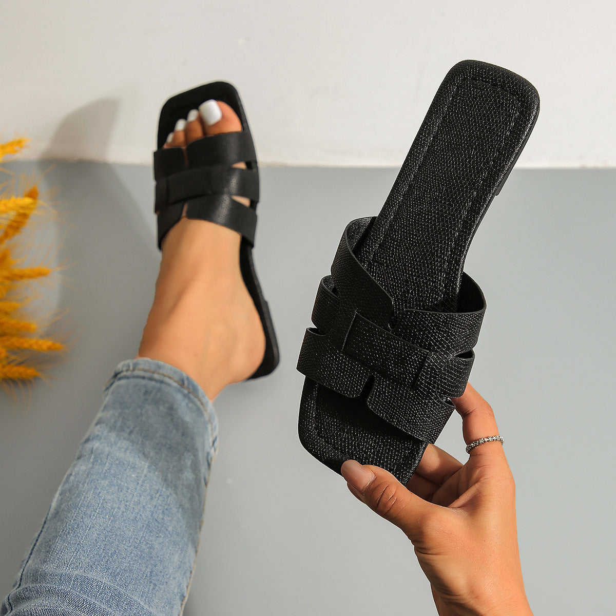 Square head slippers women's beach shoes