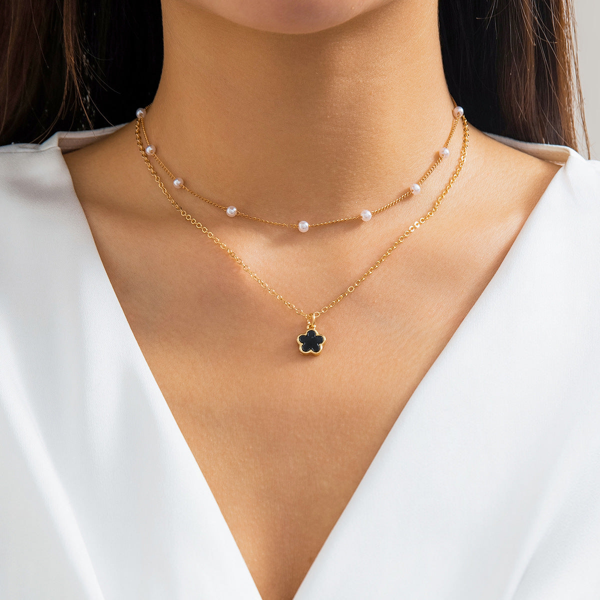 Collar sencillo de flores con cuentas de perlas de imitación