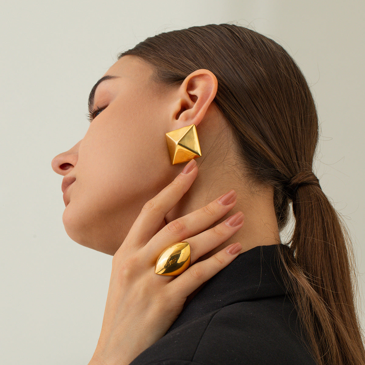 Oval Ring