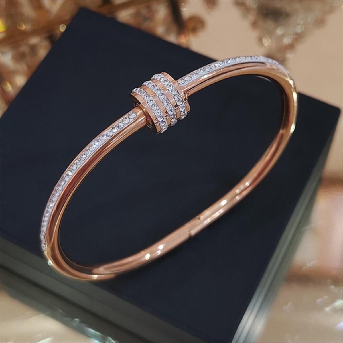 Women's Titanium Steel Delicate Bracelet with Diamond Accents — Light Luxury