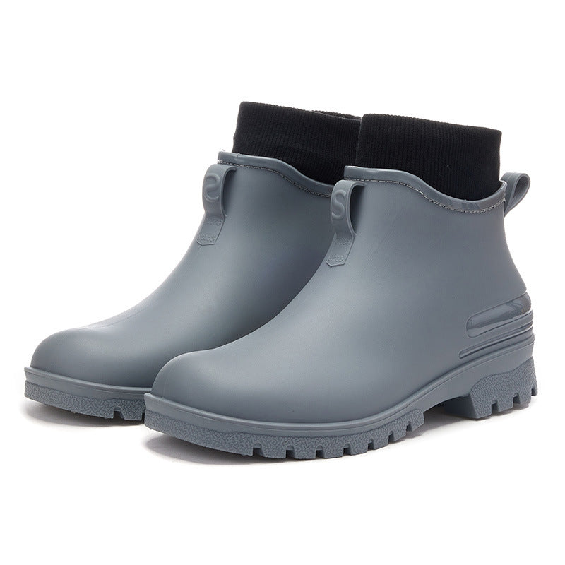 Versatile couple rain shoes waterproof and non-slip