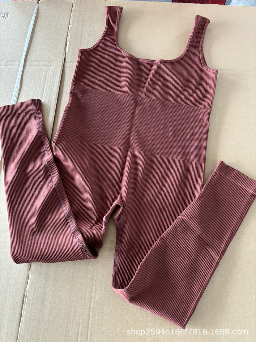 One-piece fitness suit with open back, hip lift and thin fitness trousers