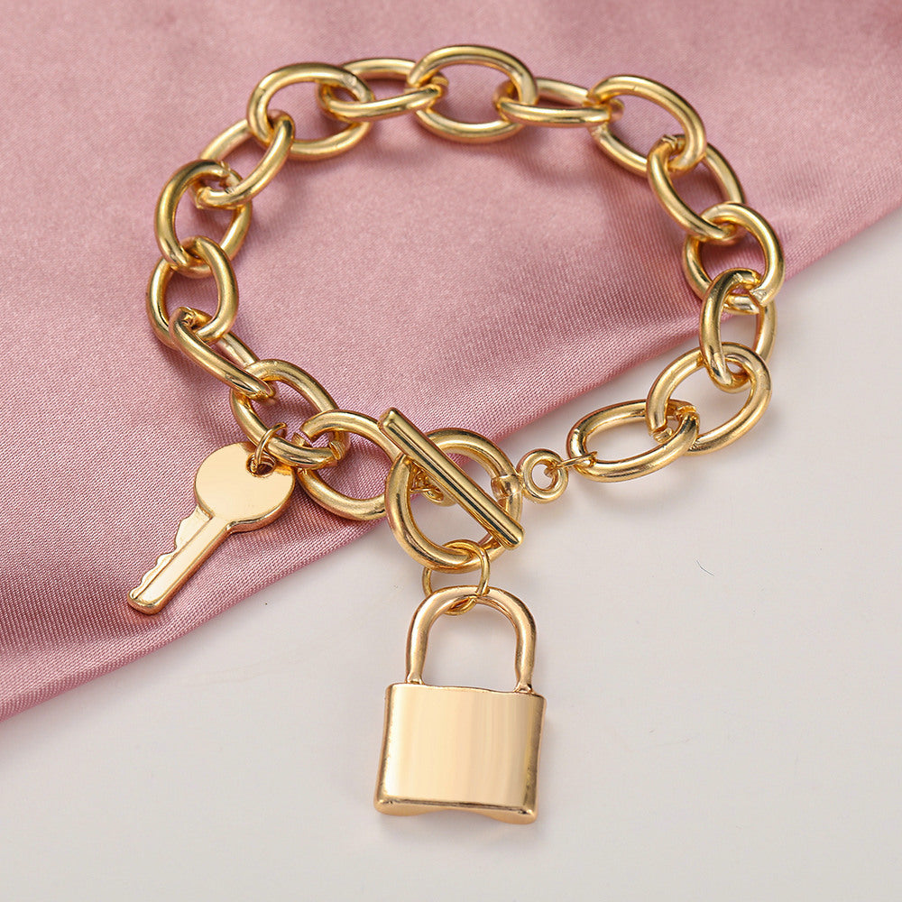 Thick Chain Lock Pendant Bracelet