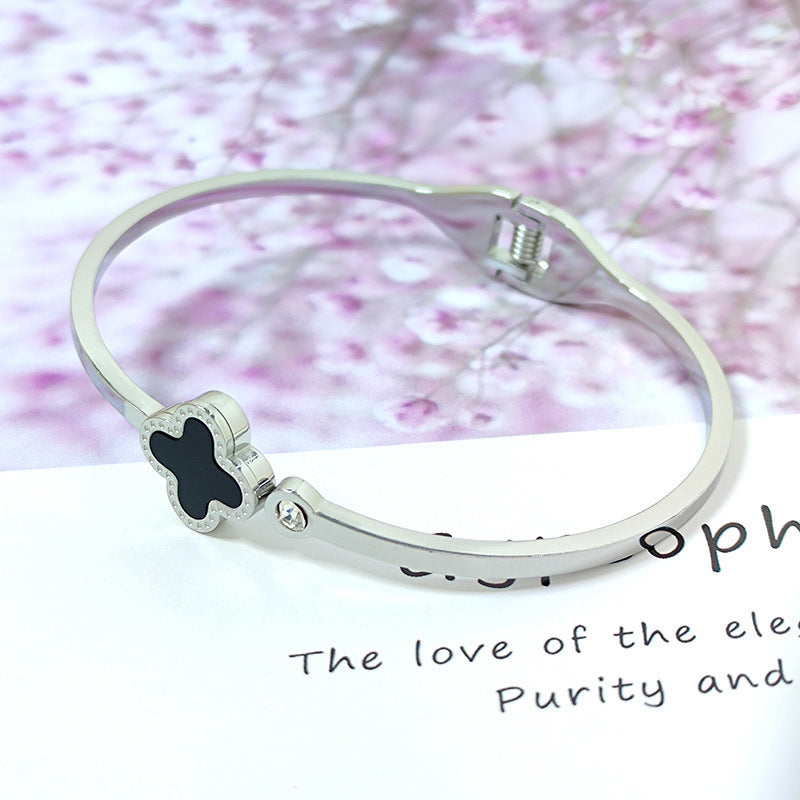 Women's Korean Rose Gold Four-Leaf Clover Titanium Steel Bracelet with Diamond Accent