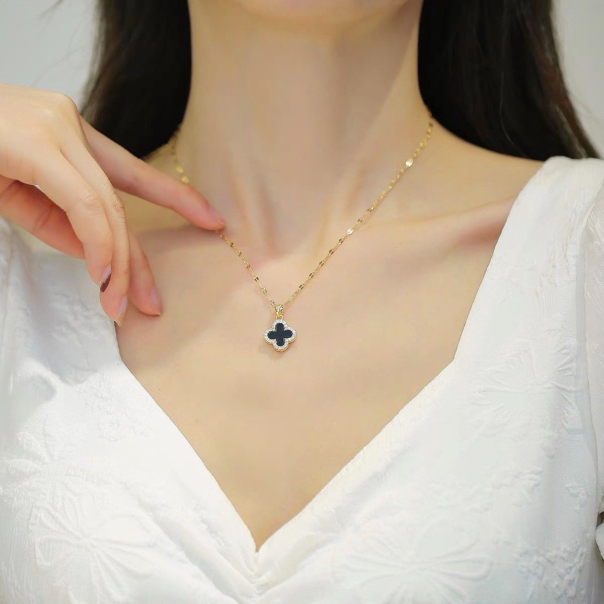 Women's Titanium Steel Minimalist Collarbone Pendant Necklace