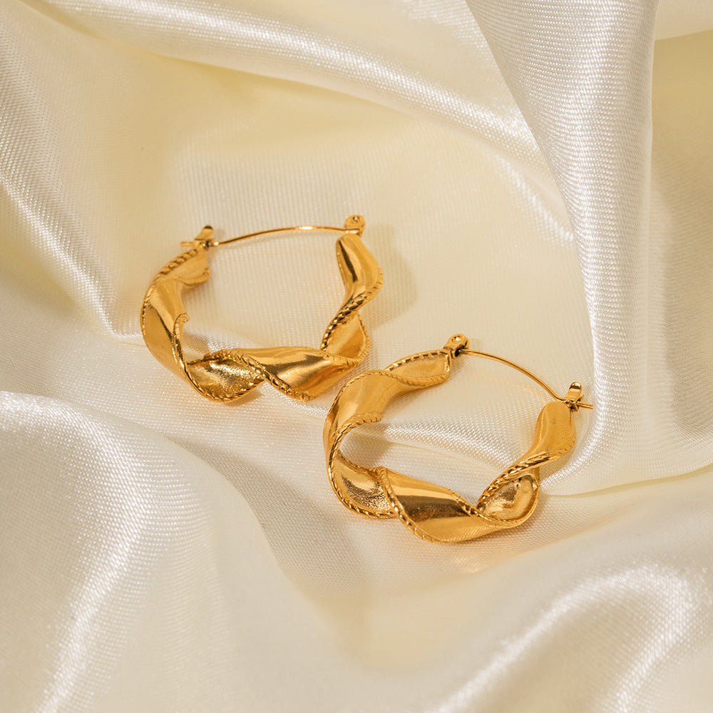 Wave pattern earrings