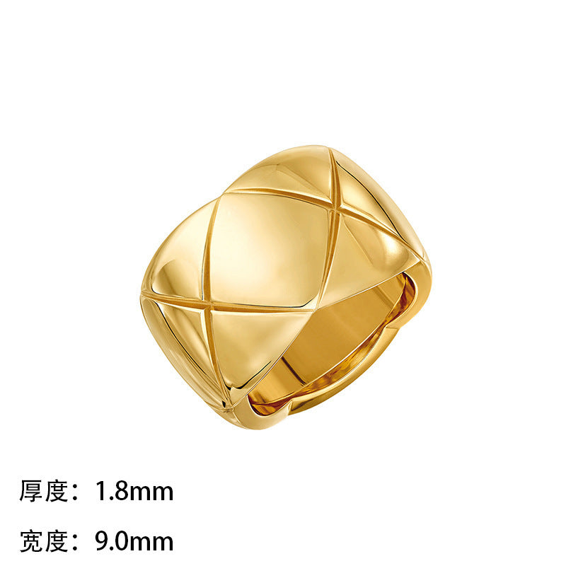 Wavy-Edge Plaid Titanium-Steel Ring — Fade-Resistant Couple Fashion