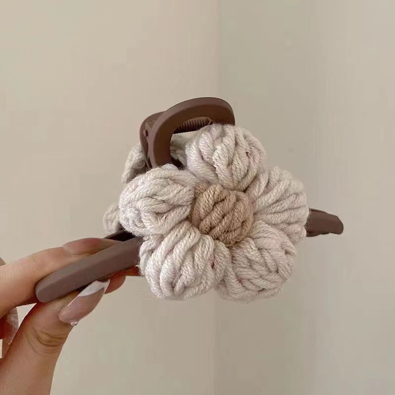 Pinza de agarre de flores de lana con temperamento de otoño e invierno
