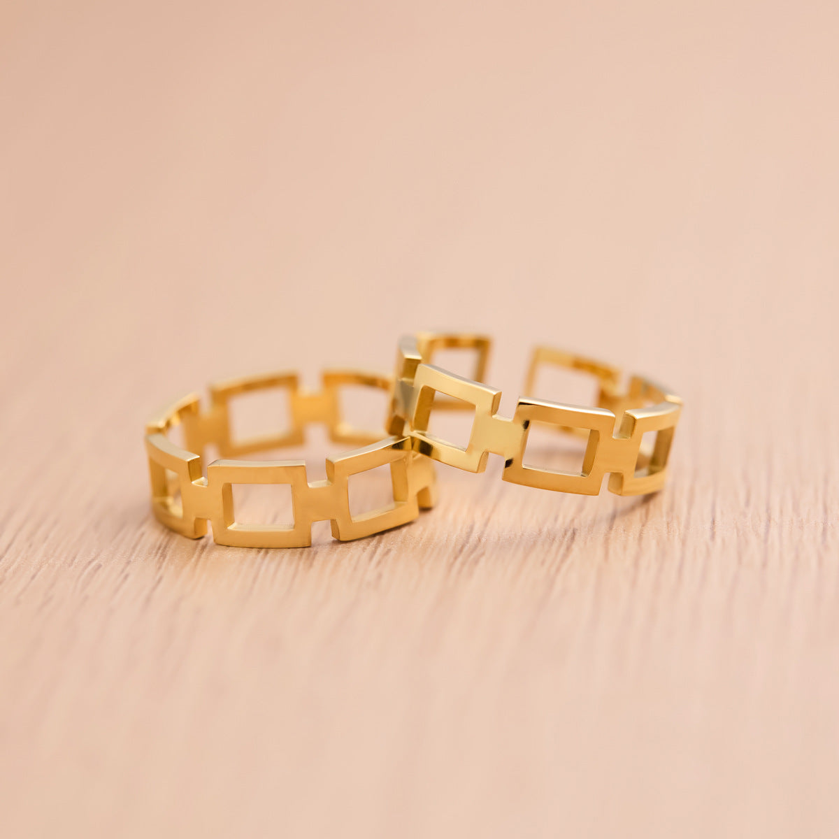 Plaid ring