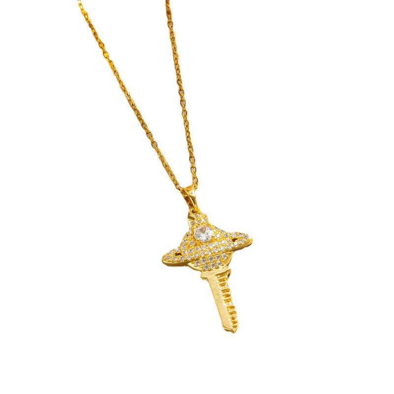 Colar Vivienne Full Diamond Saturn Key, design moderno