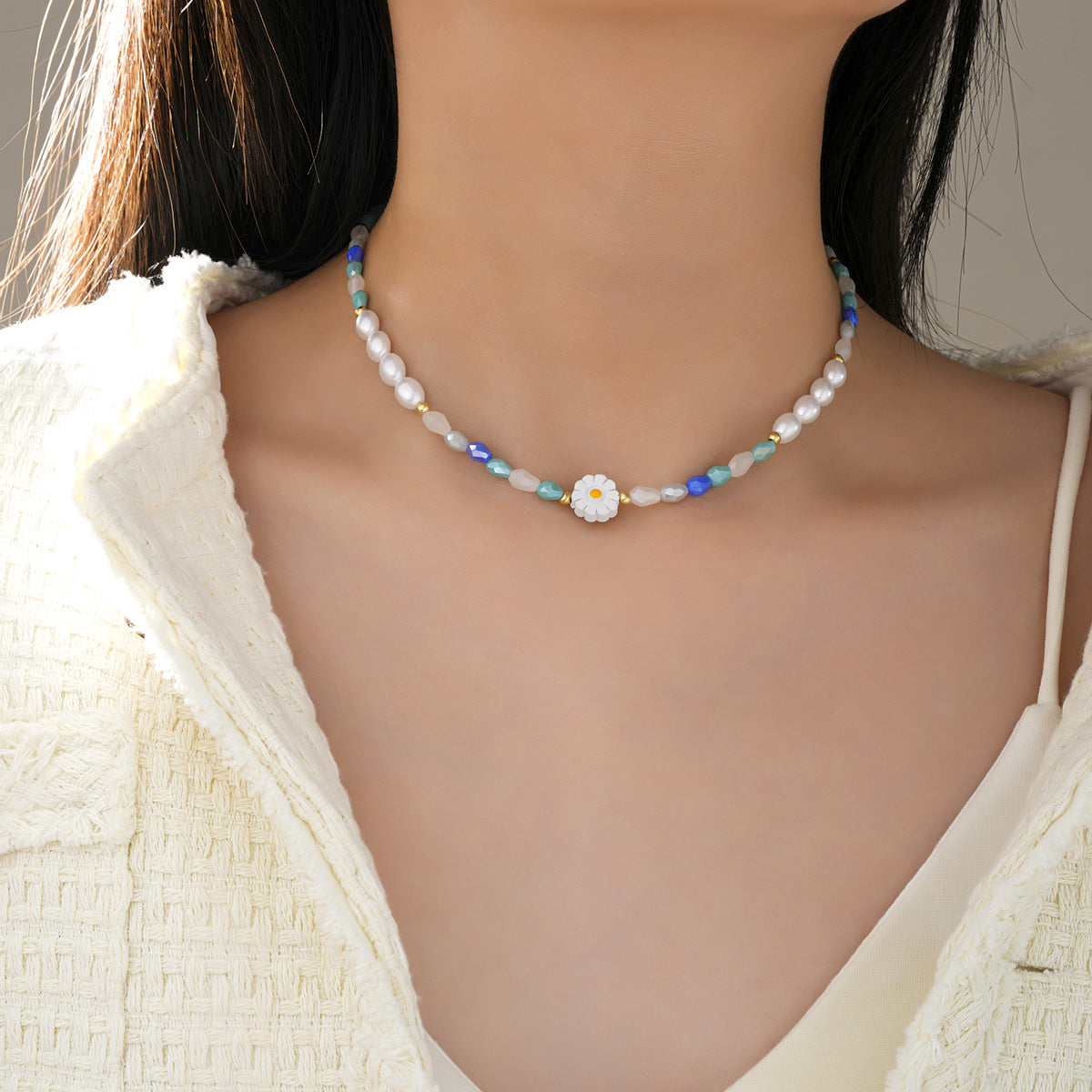 Dopamine Color Daisy Pearl Necklace