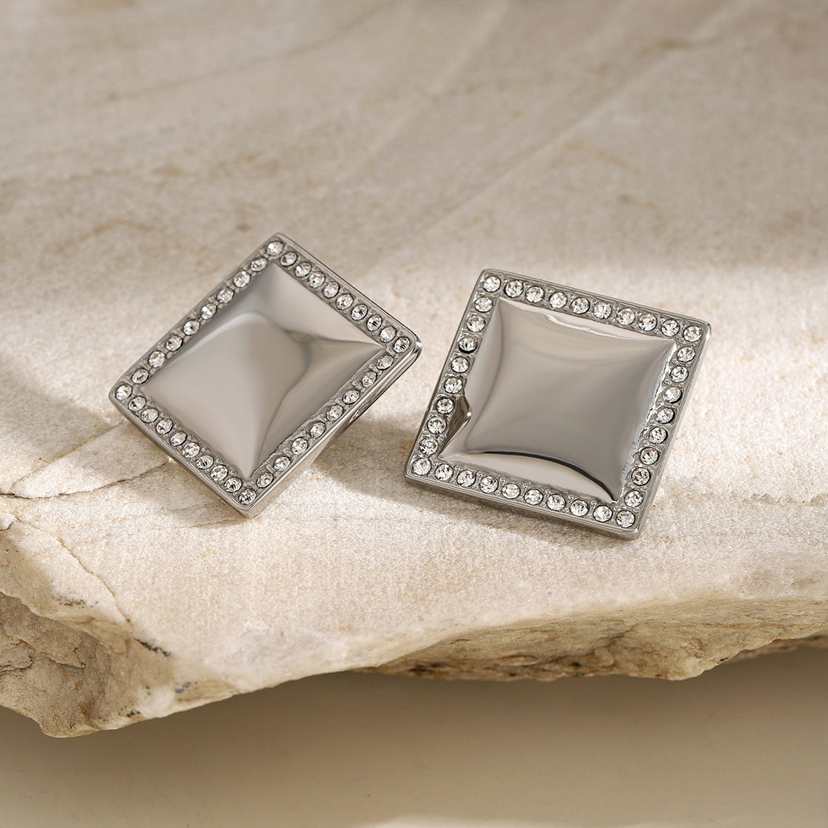 Pendientes de diamantes cuadrados