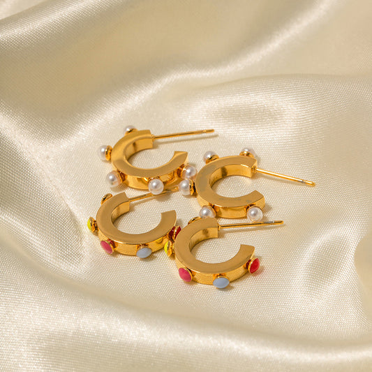 18k Gold C-Shaped White Pearl Earrings
