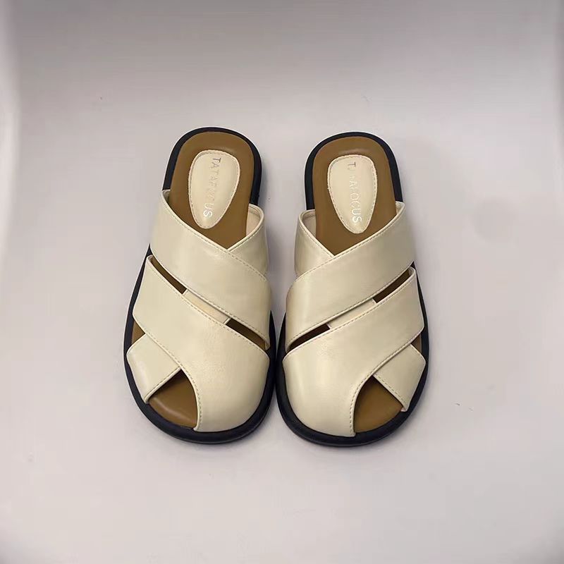 Versatile flat slippers