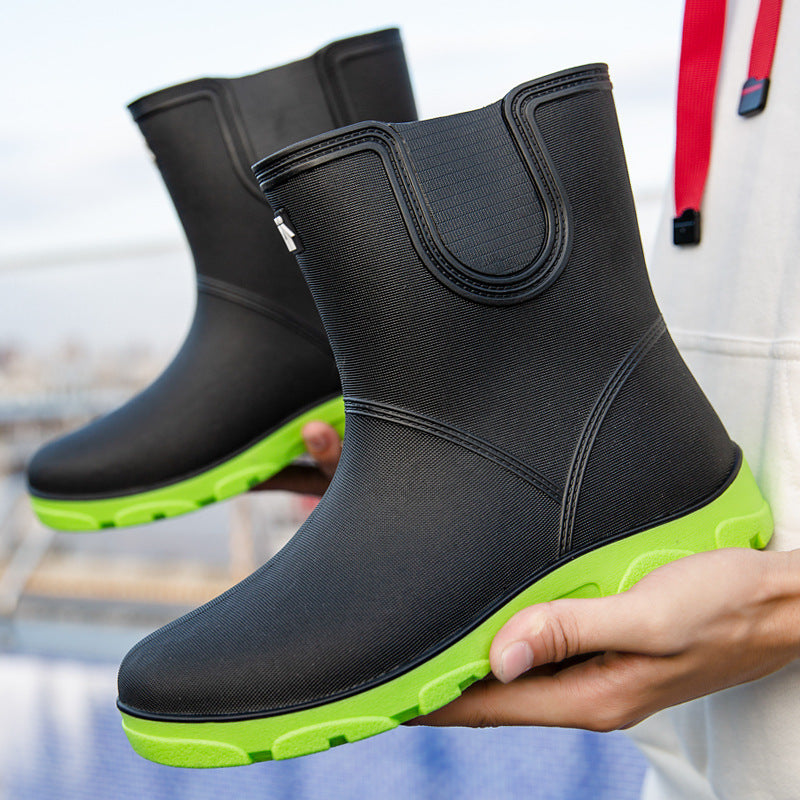 Short rain boots couple thick soles