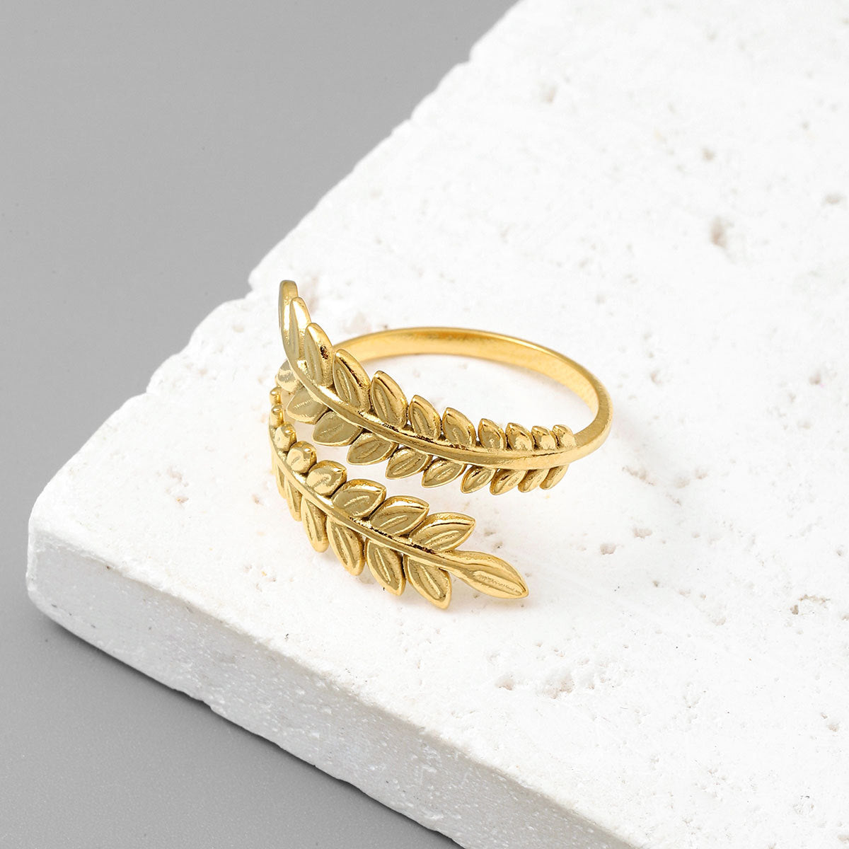 Qizhu Leaf Life Tree Titanium Steel Ring
