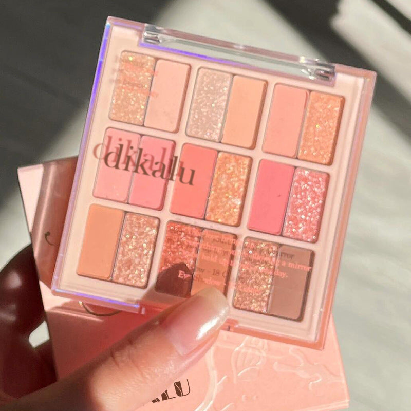 18-Color Eyeshadow Palette