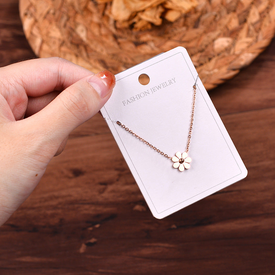 Small daisy titanium steel necklace