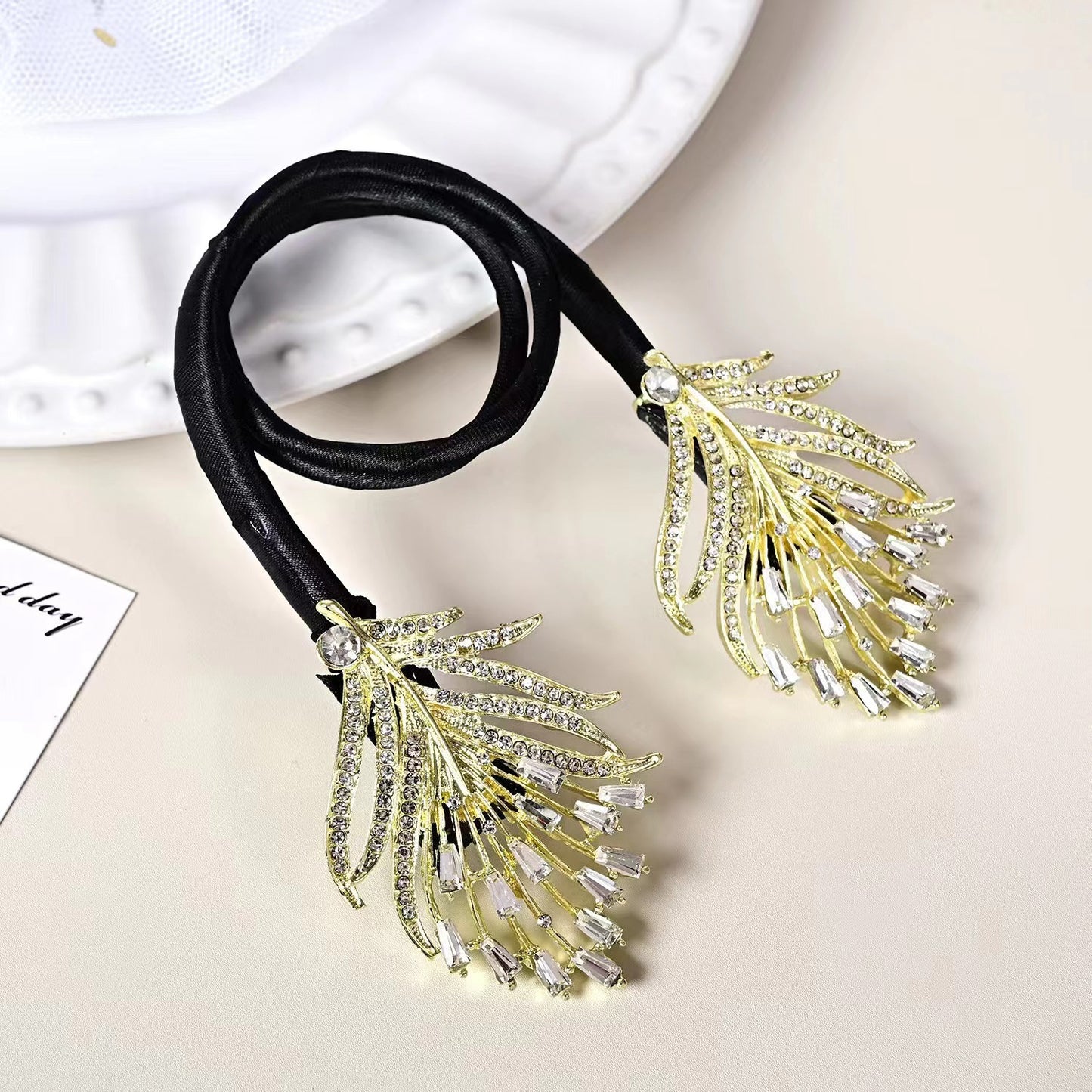 Blue feather hair reel, headdress