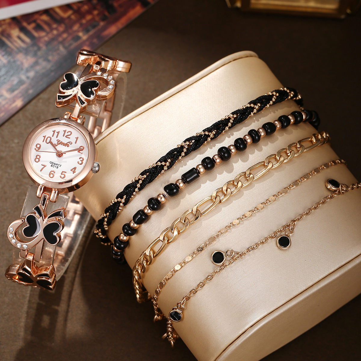 Alloy Bracelet Set Ladies Quartz Watch
