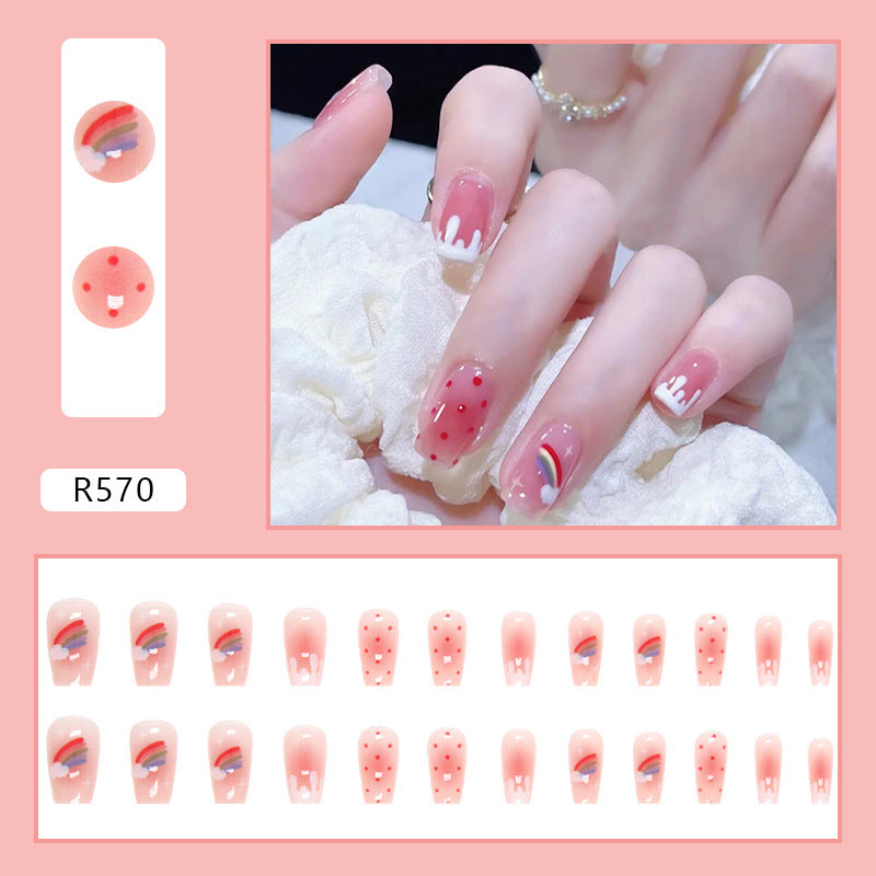 Uñas postizas con efecto ombré y rubor arcoíris