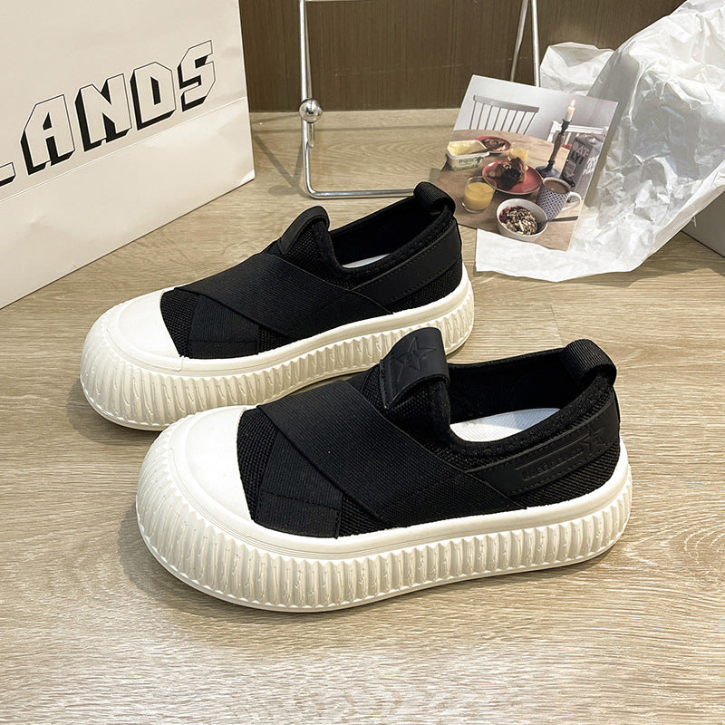 Zapatos casuales transpirables de malla con suela de plataforma.