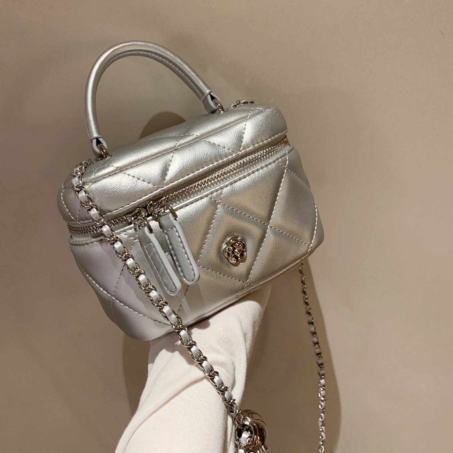 Bolso bandolera pequeño con cadena estilo Chanel