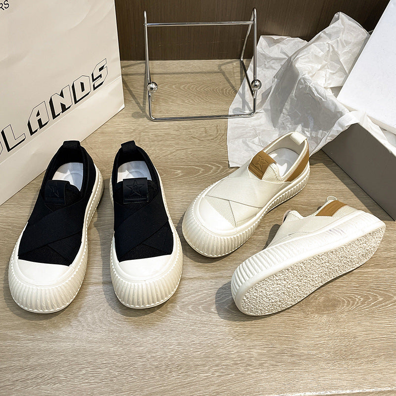 Zapatos casuales transpirables de malla con suela de plataforma.