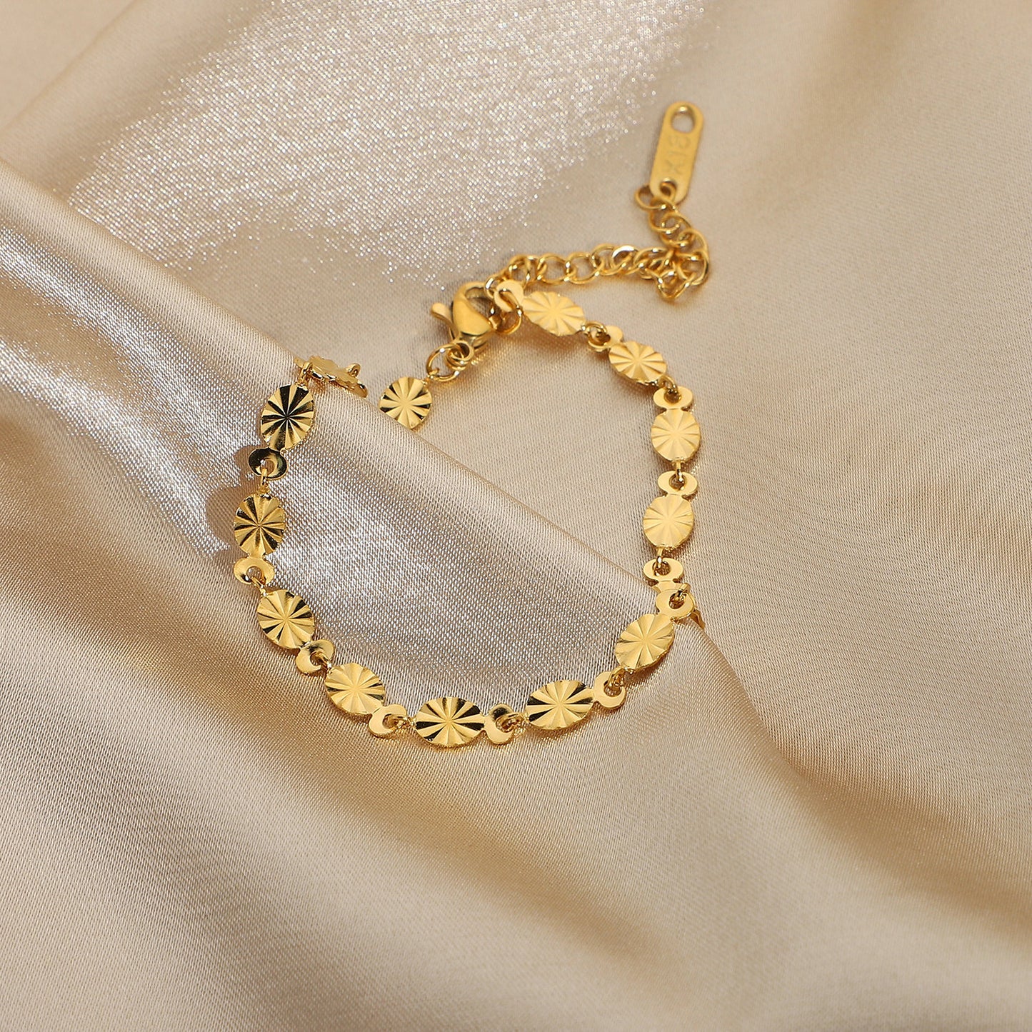 Pulsera de cadena con pétalos ovalados