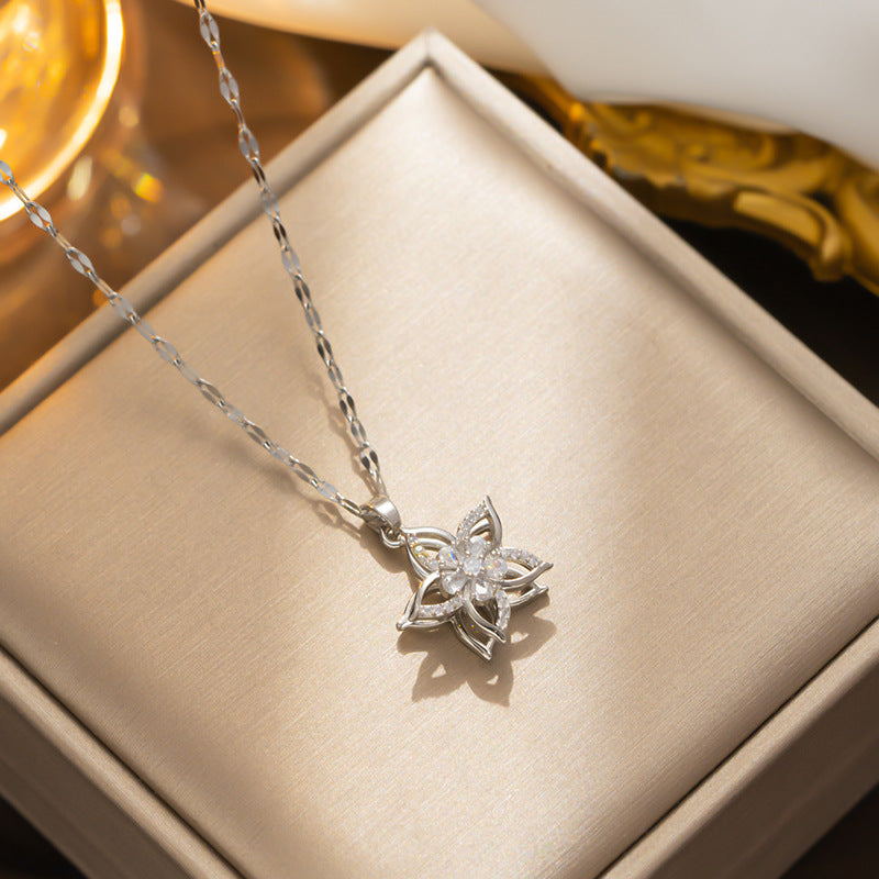 Colar de flor de zircão giratório doce de última geração – corrente de clavícula versátil e luxuosa