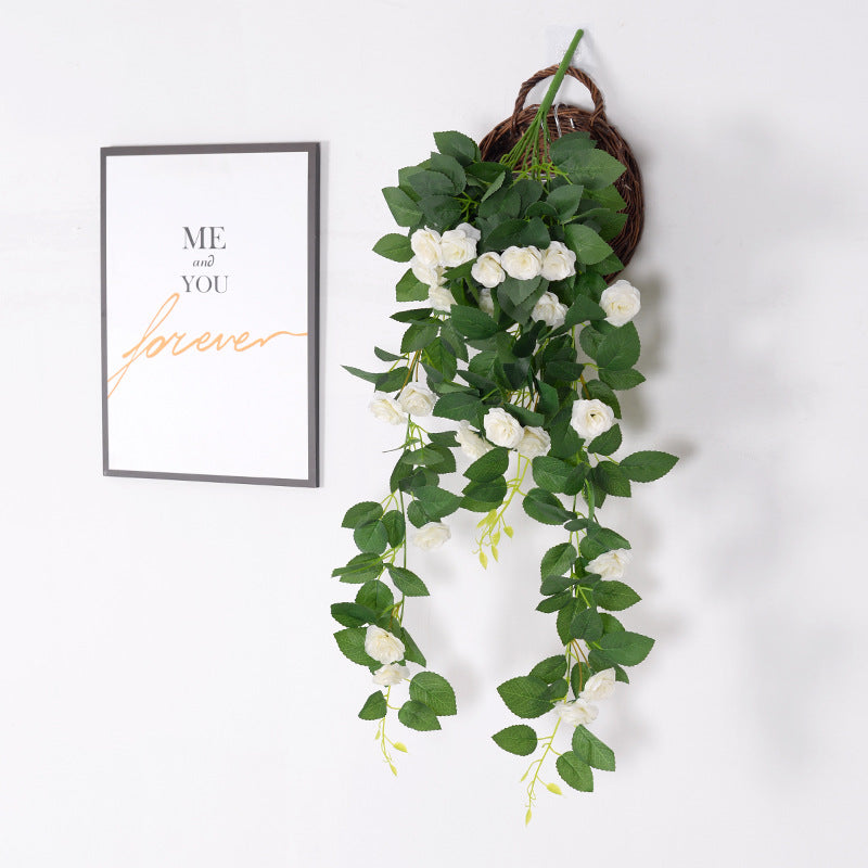 Flores artificiales para colgar en la pared de rosas.