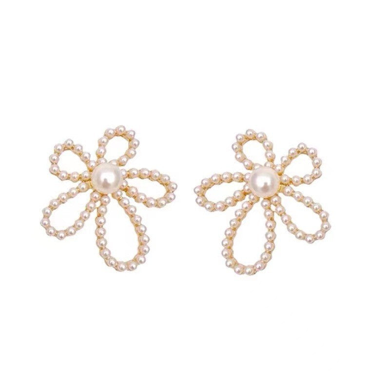 Pearl delicate flower stud earrings wholesale