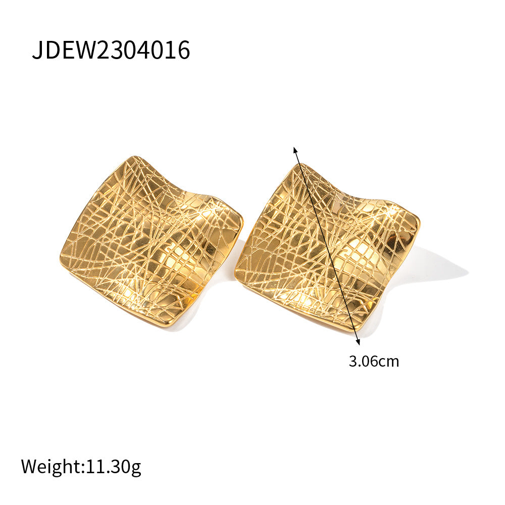 Pendientes con pliegues cuadrados